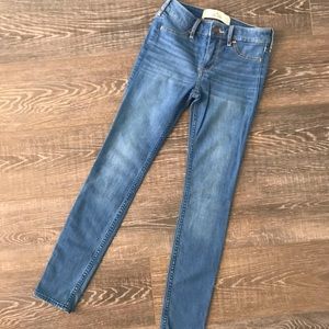 Hollister Jean Legging. Size 00 Short